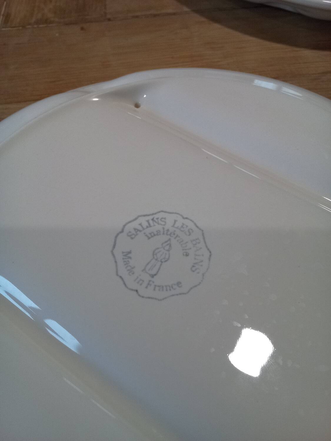 Three Salins pompadour asparagus plates