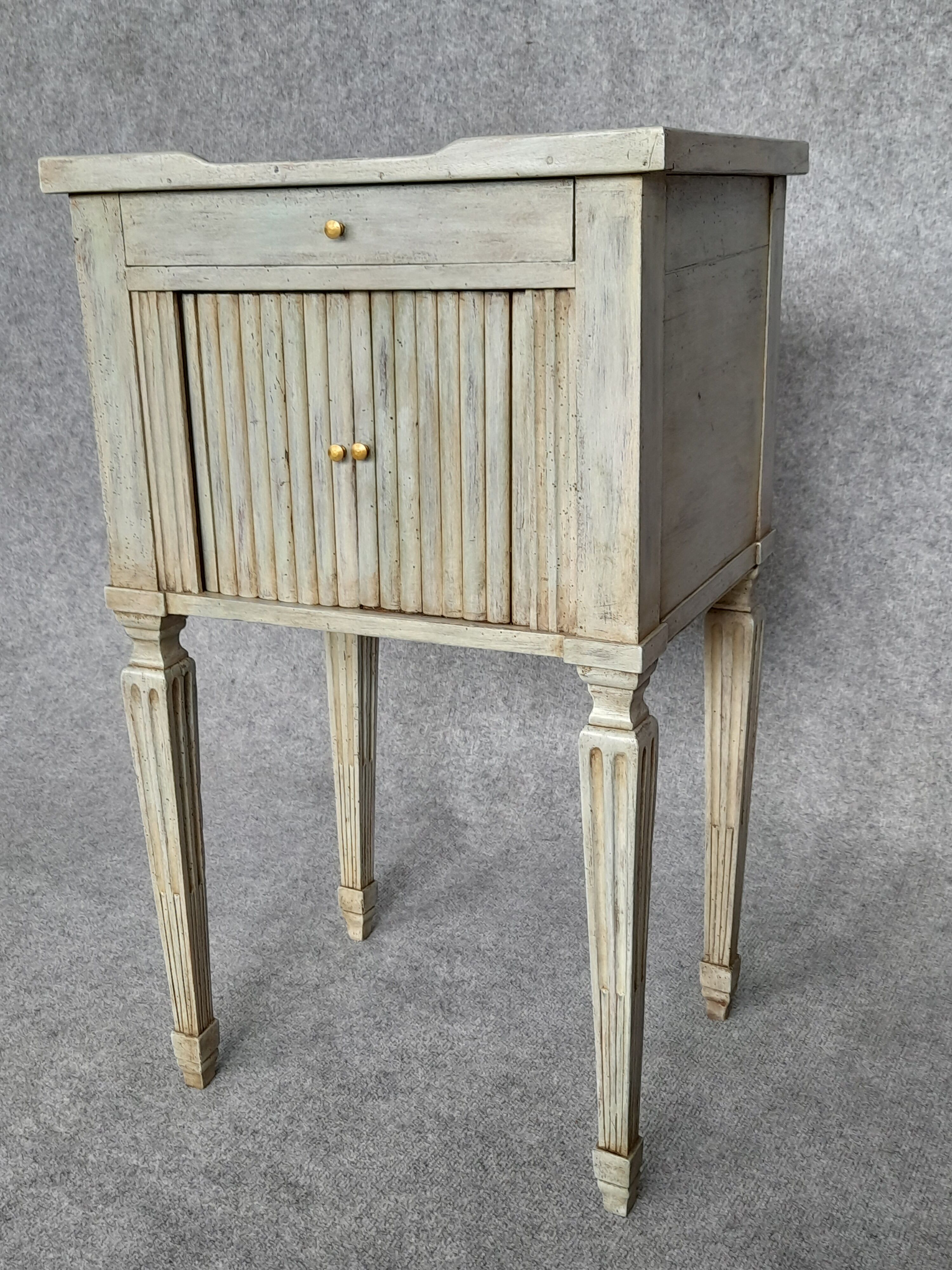 Bedside Louis XVI lacquered