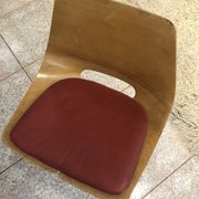 Chaise Tonneau de Guariche pieds bois
