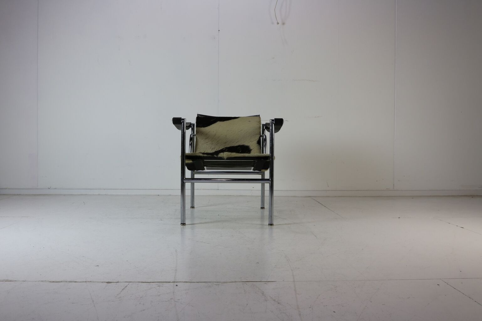 LC-1 armchair by Le Corbusier, Cassina