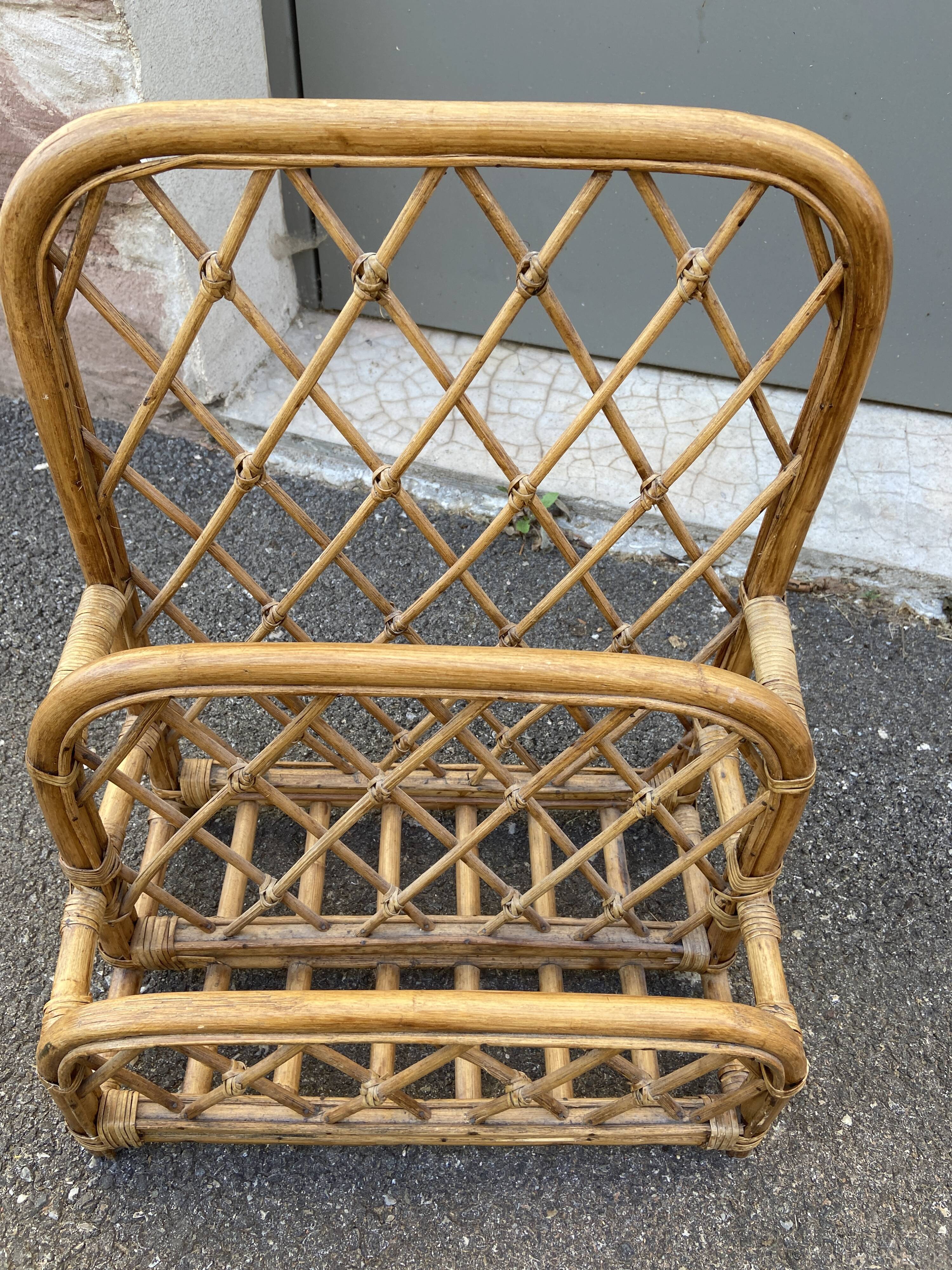 Vintage rattan magazine door