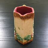 Onnaing dabbling pitcher