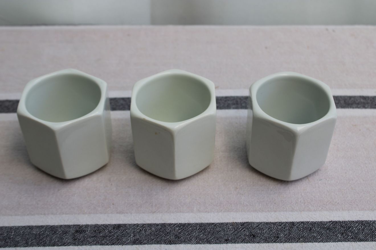Set of 6 pots