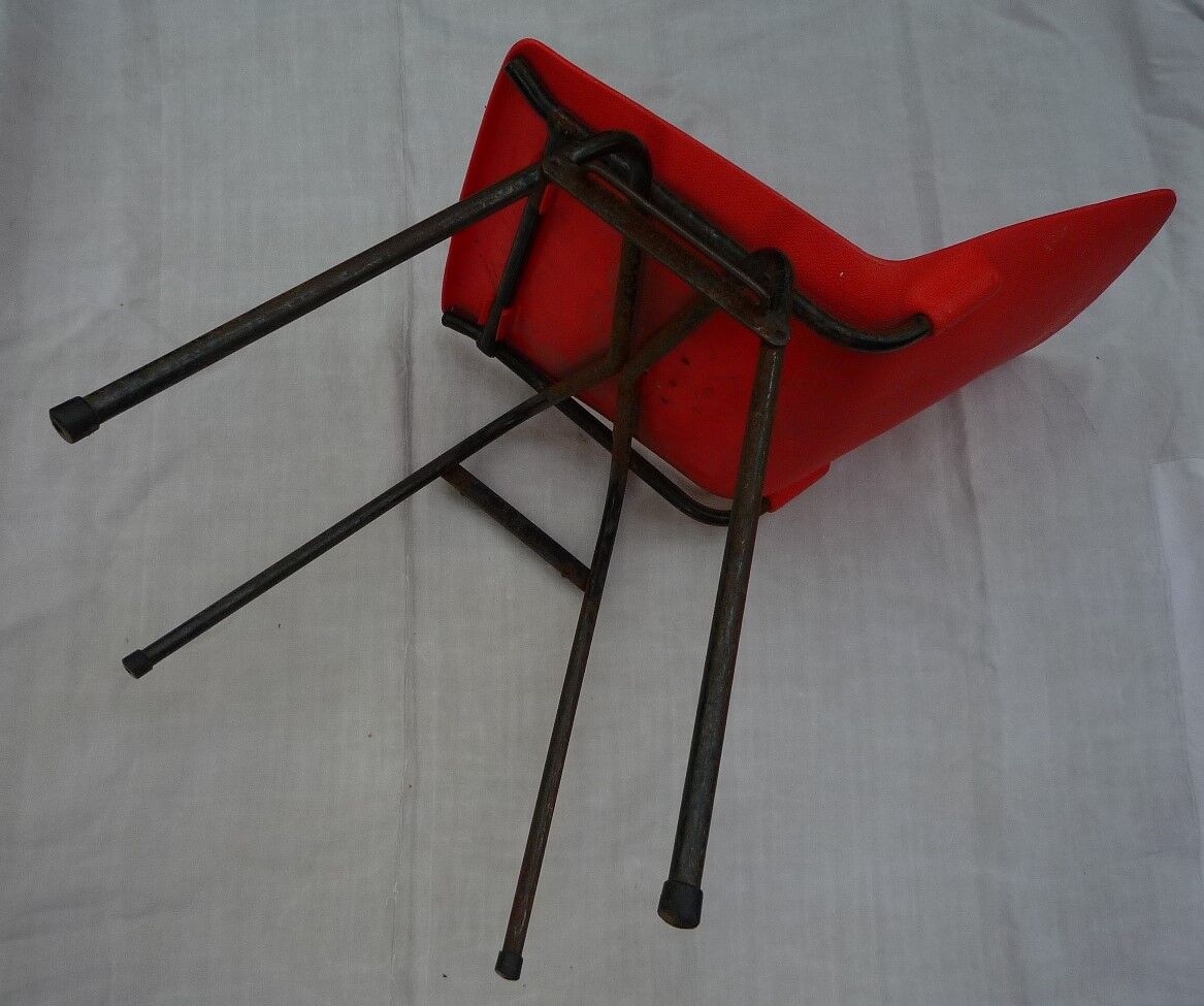 Lot de 3 chaises coque monobloc rouge "salle des fêtes" vintage 1970s