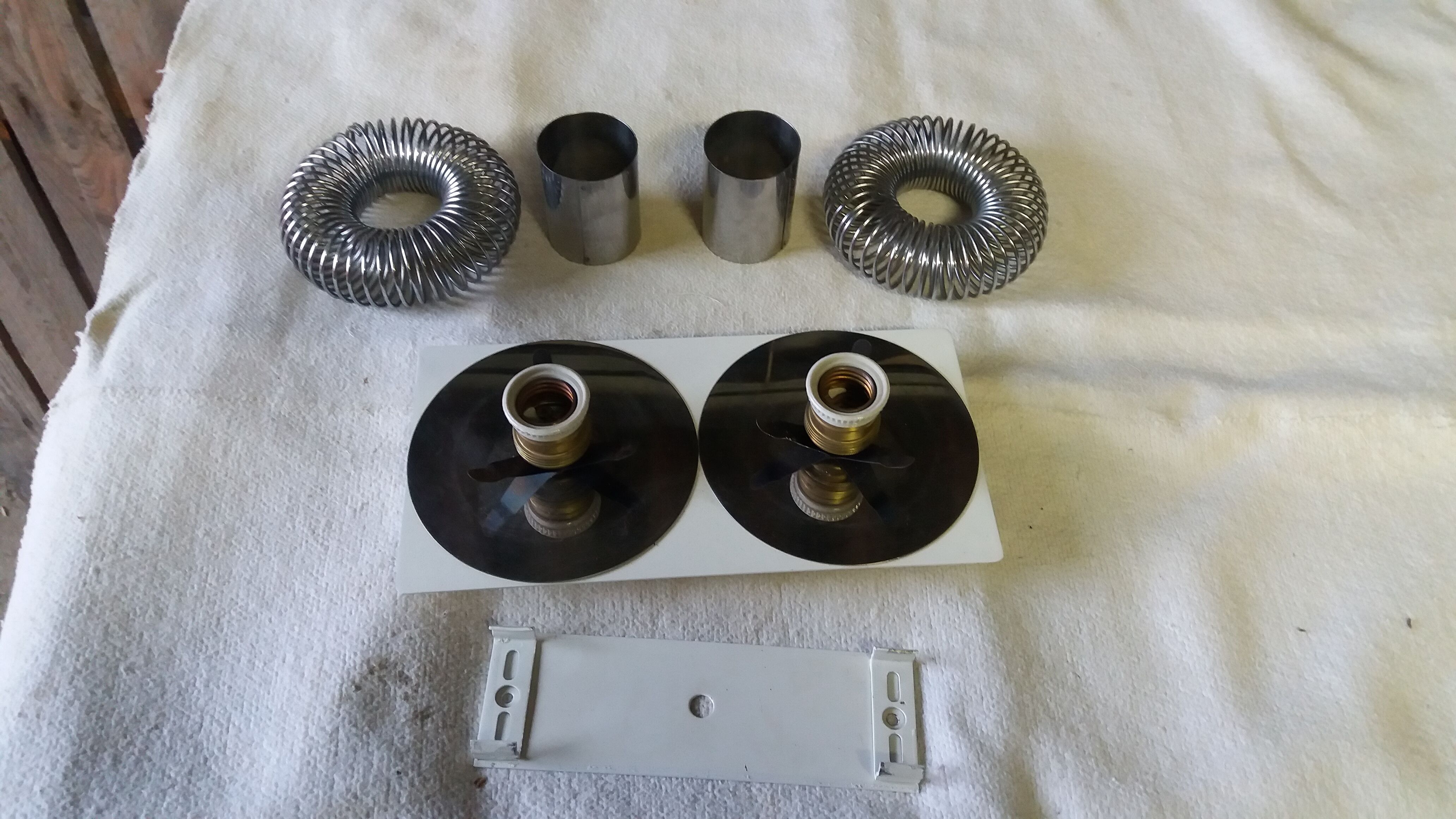 Iron wall lamp 2 bulbs