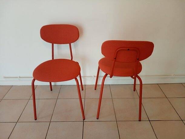 Set of 2 stackable chairs