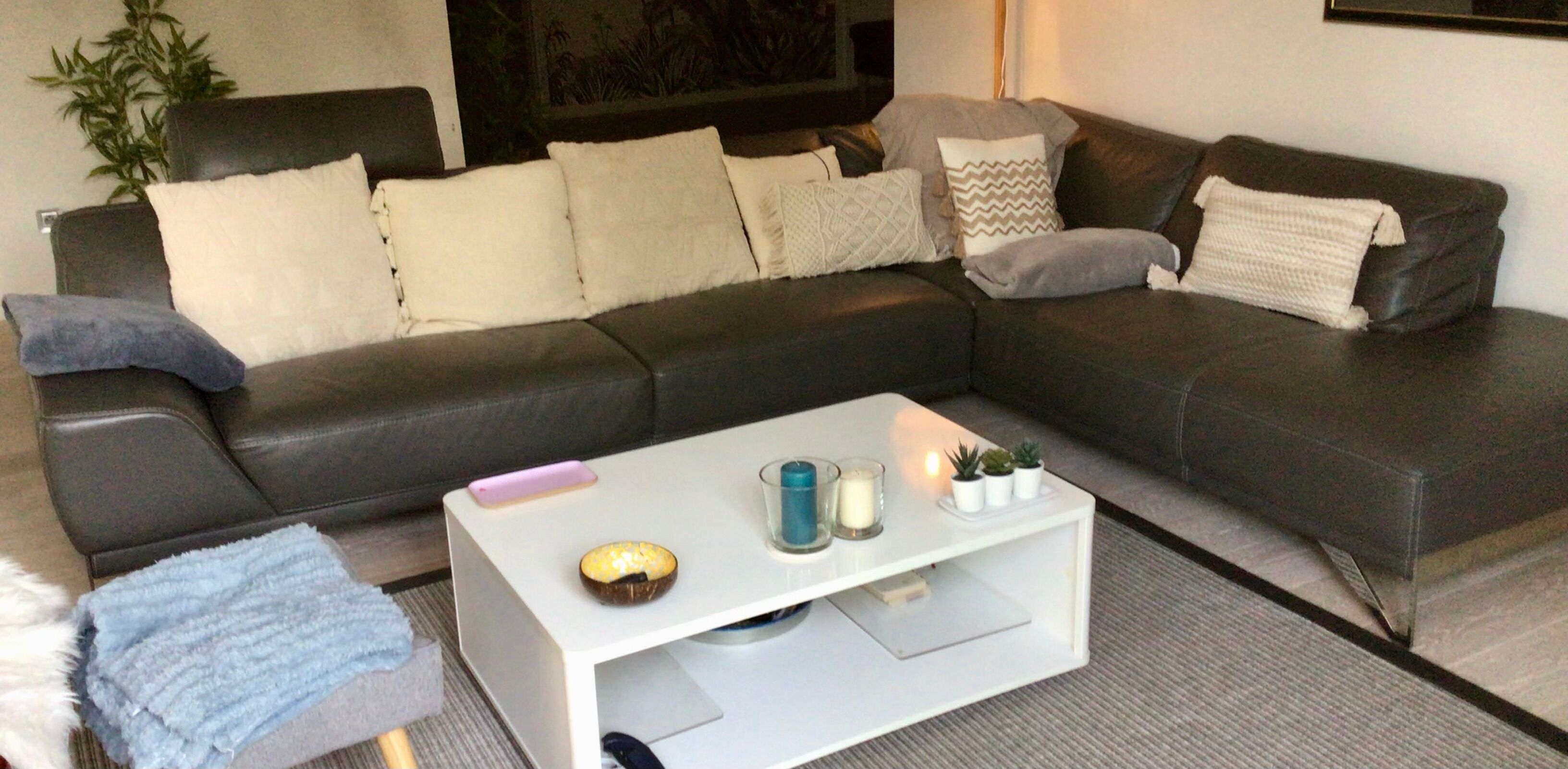 Grey leather corner sofa Roche Bobois, removable.