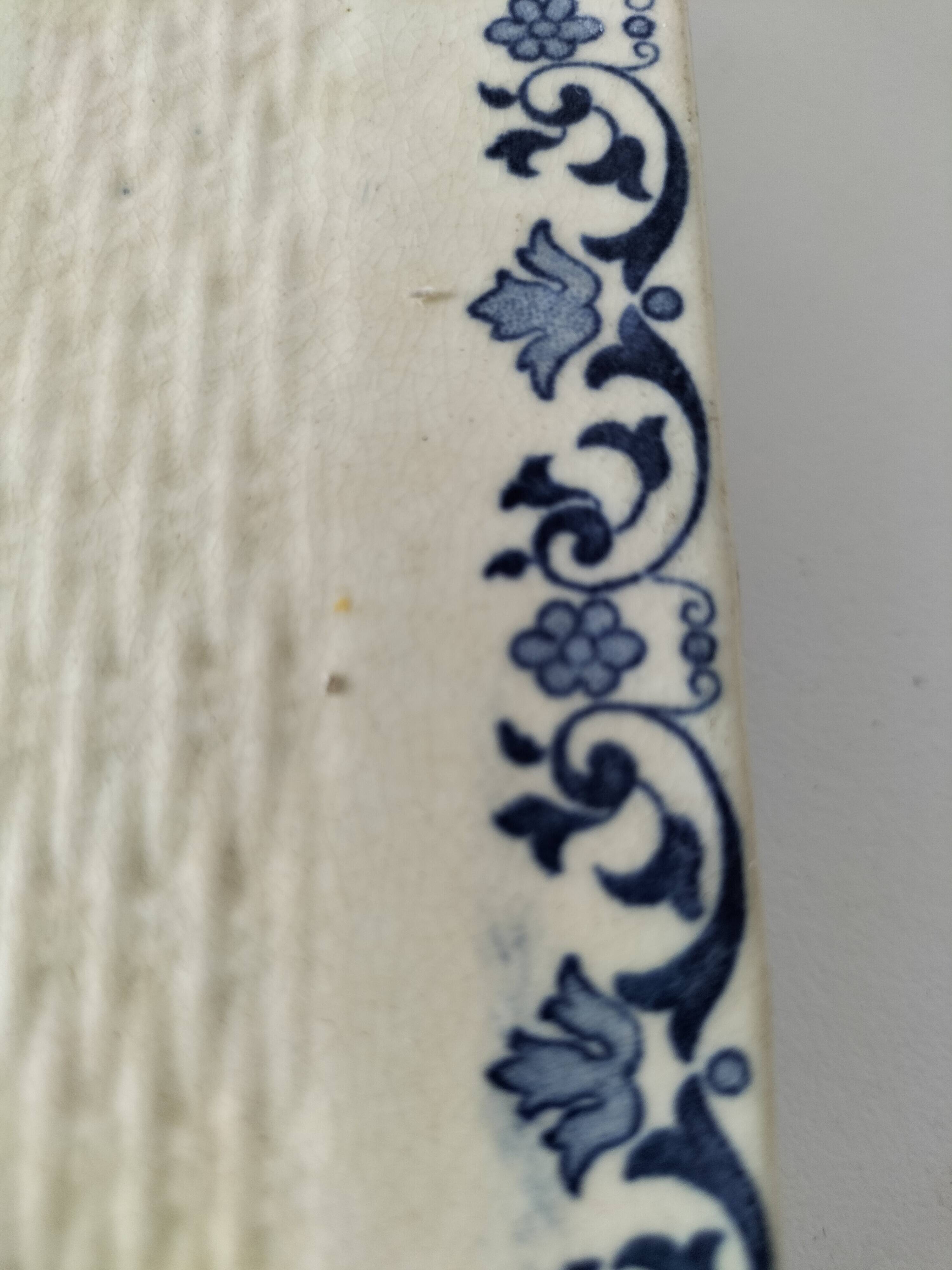 Large antique Gien earthenware dish – braided border – late 19th century