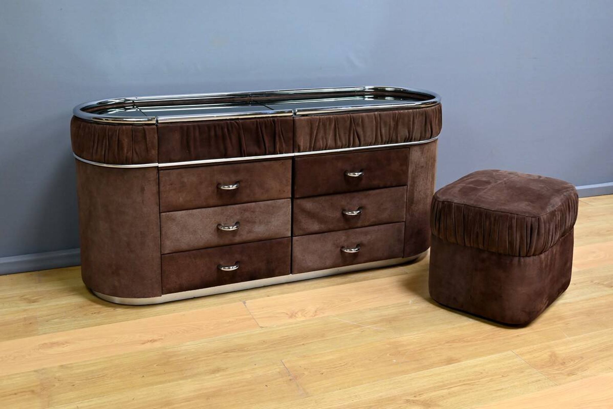 Coiffeuse et son Pouf, design Italien – 1970