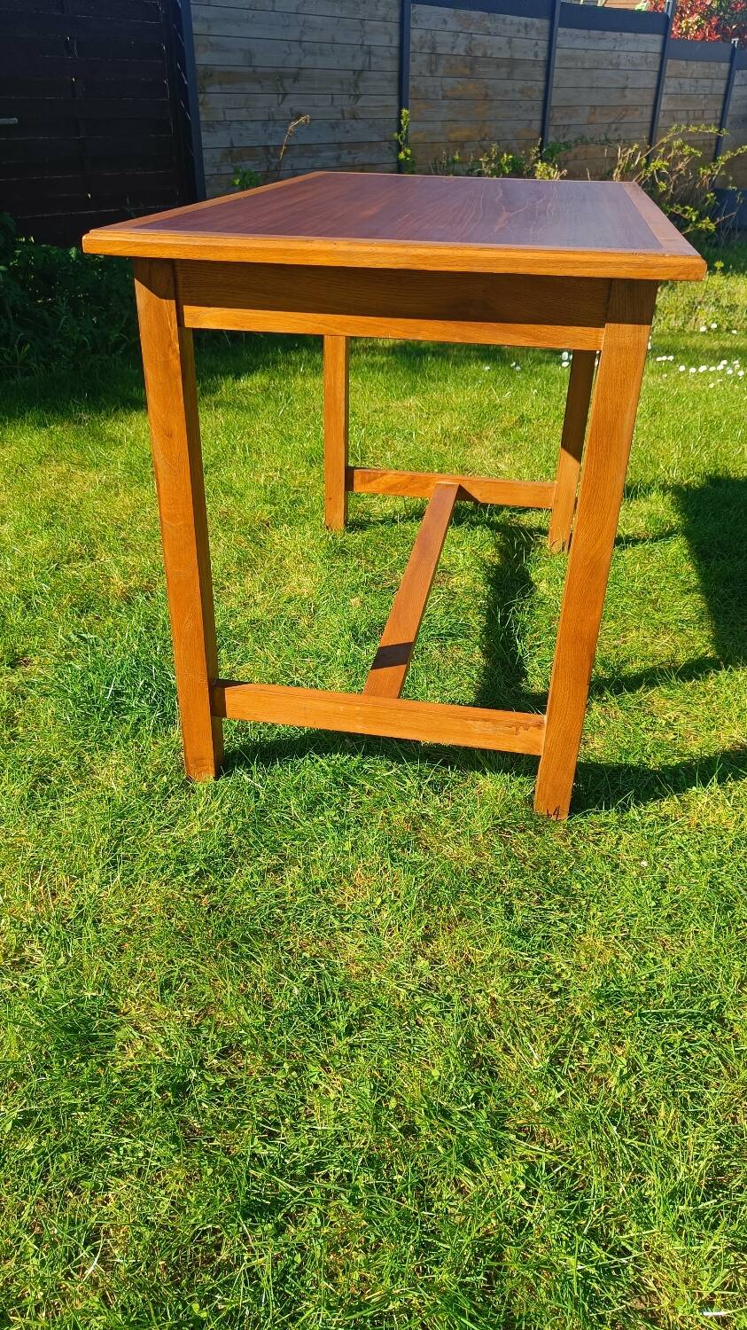 Table de ferme ancienne en bois – authenticité & charme rustique