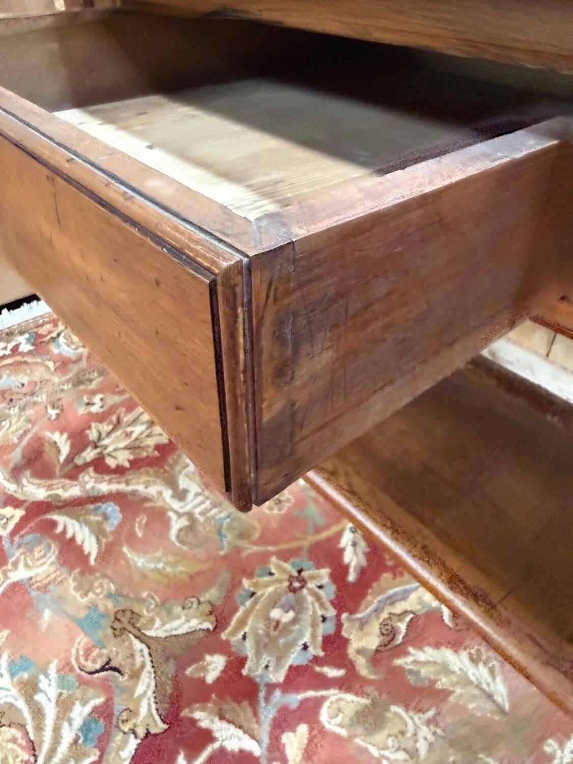 Console-table de milieu Néo-Renaissance – Travail lyonnais – Noyer massif