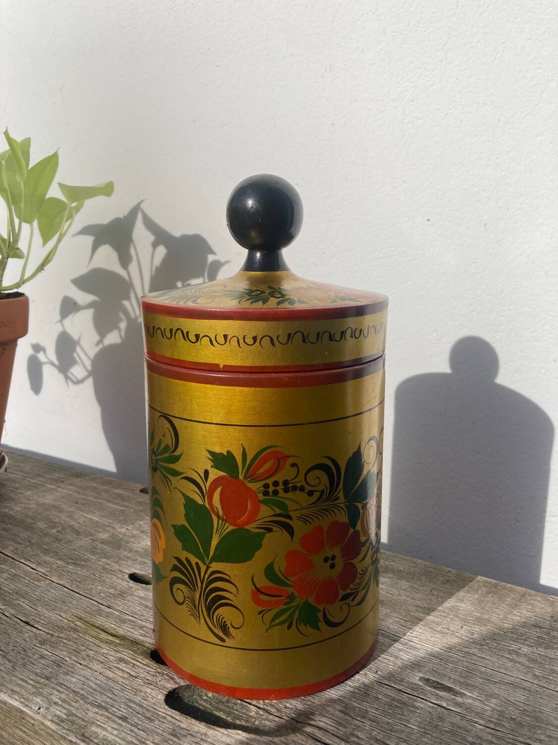 Boite en bois russe