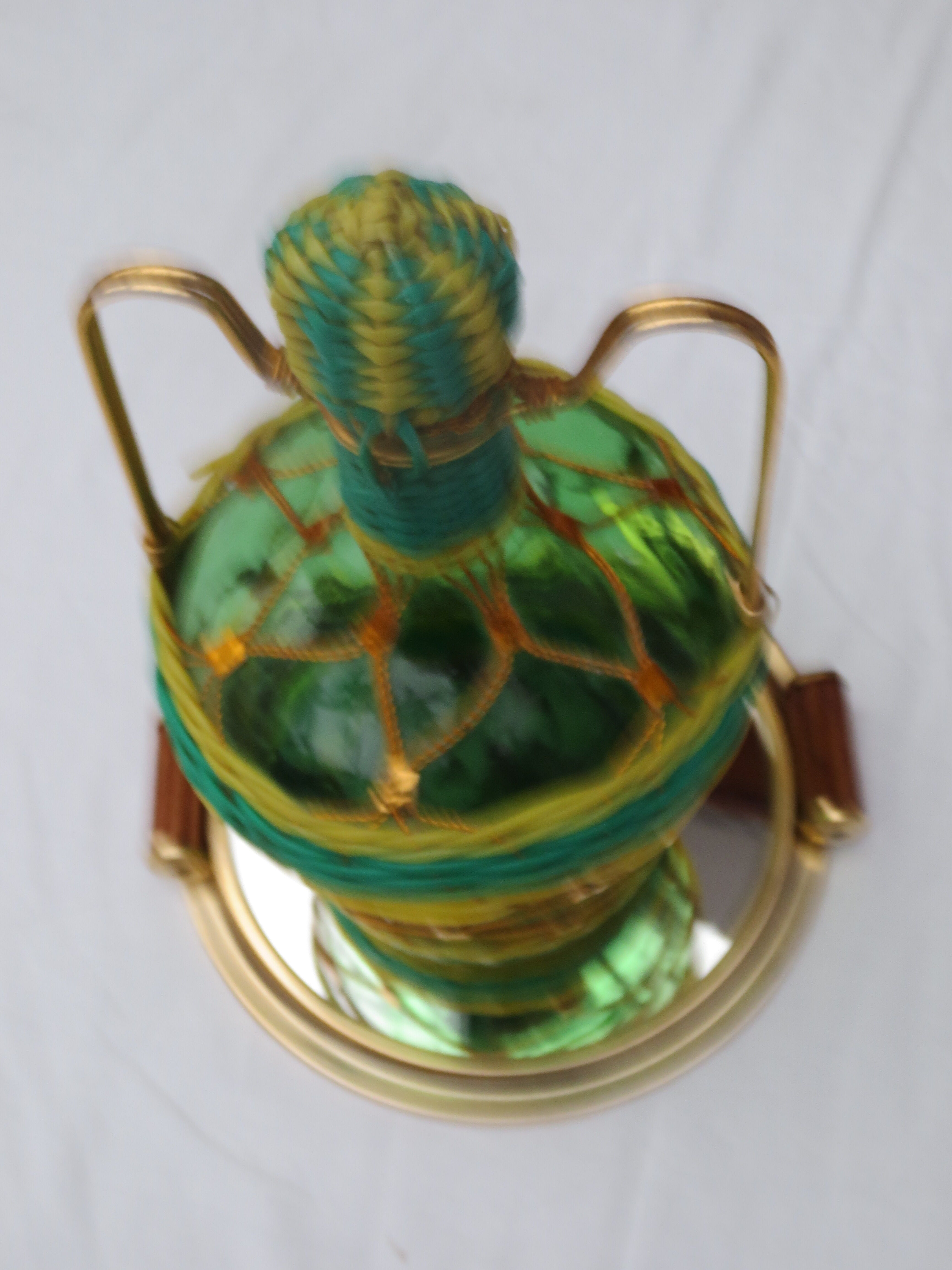 Vintage carafe scoubidou