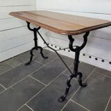 Bistro table in cast iron and oak top