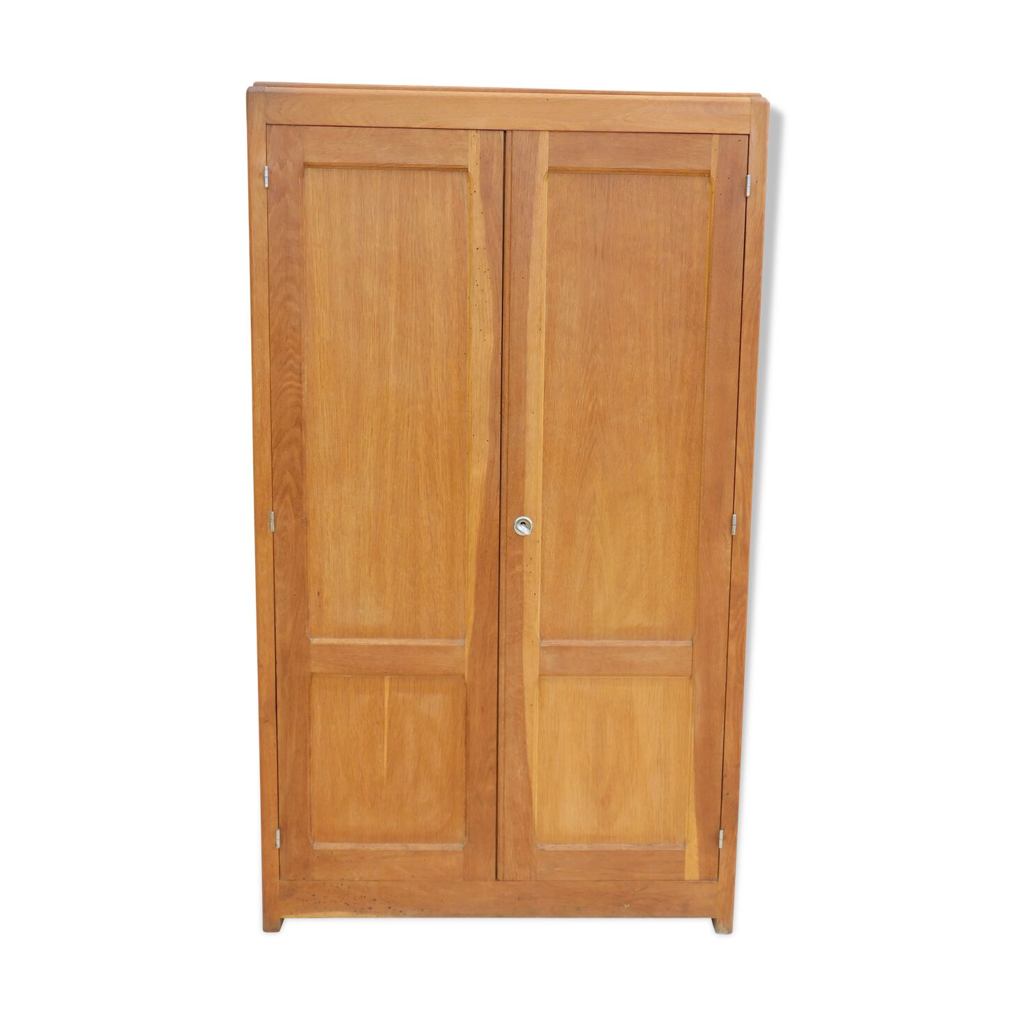 Armoire parisienne