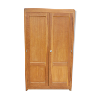 Armoire parisienne