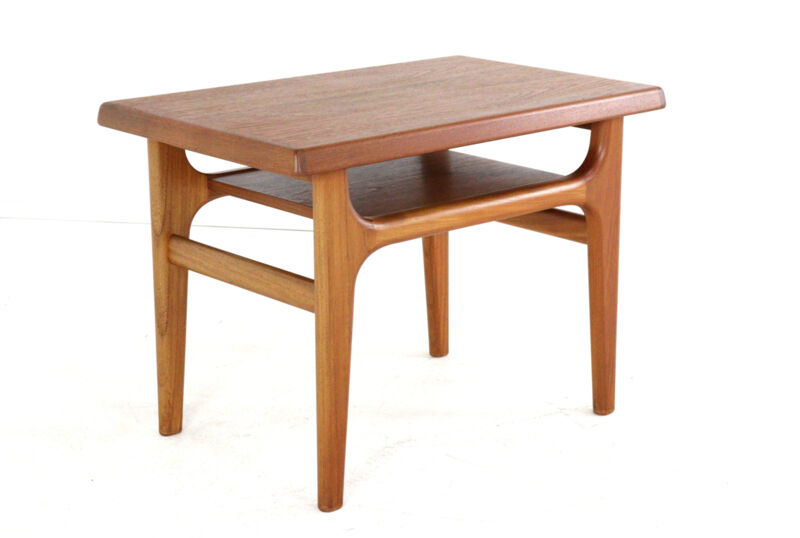 Table basse / table d'appoint 'Tuse' de Niels Bach, vintage danois