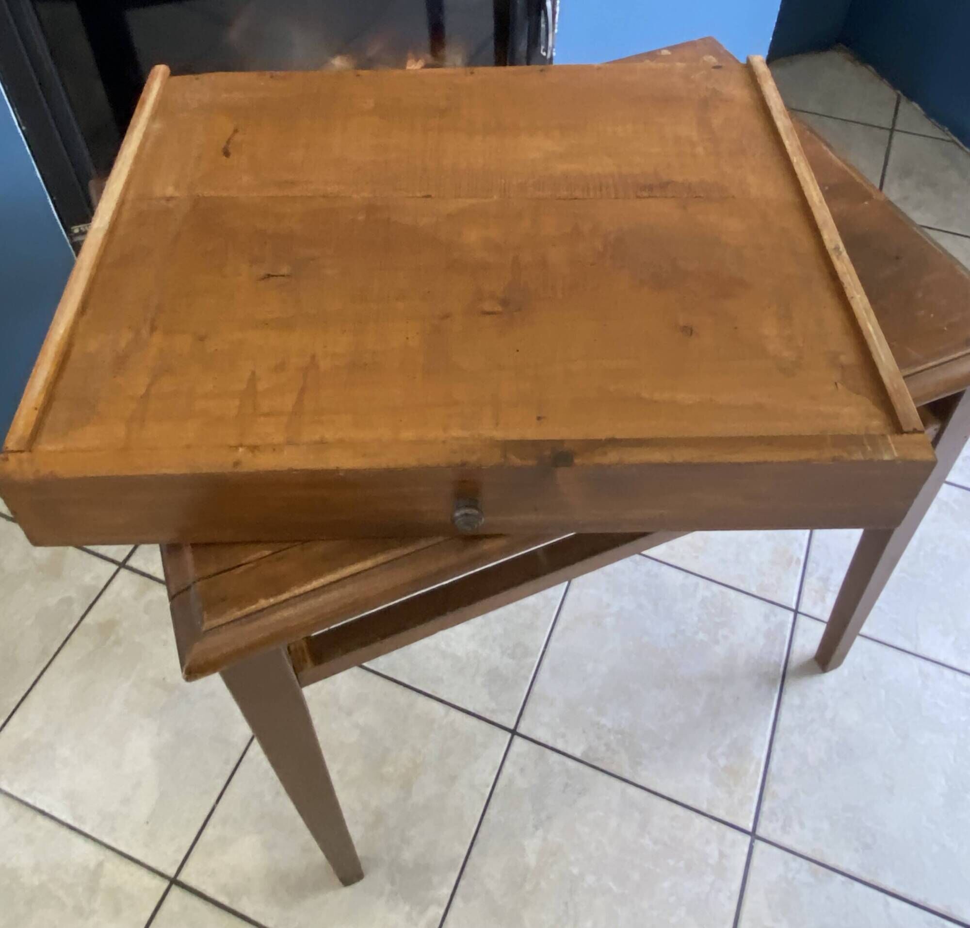 Desk with a large solid oak drawer from 1950, 78x58cm.