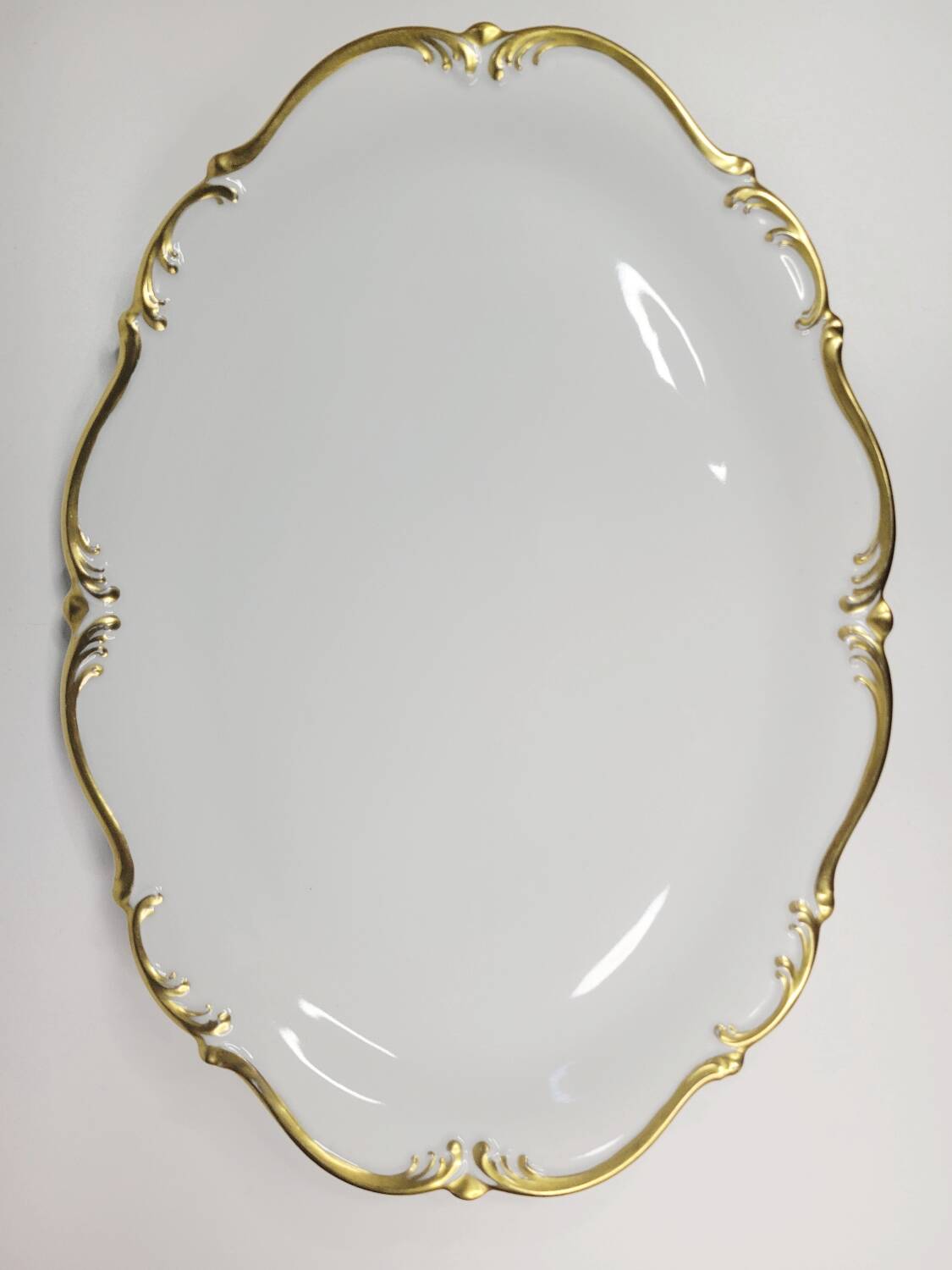 Large oval antique dish in gilded porcelain – Tirschenreuth, Bavaria –