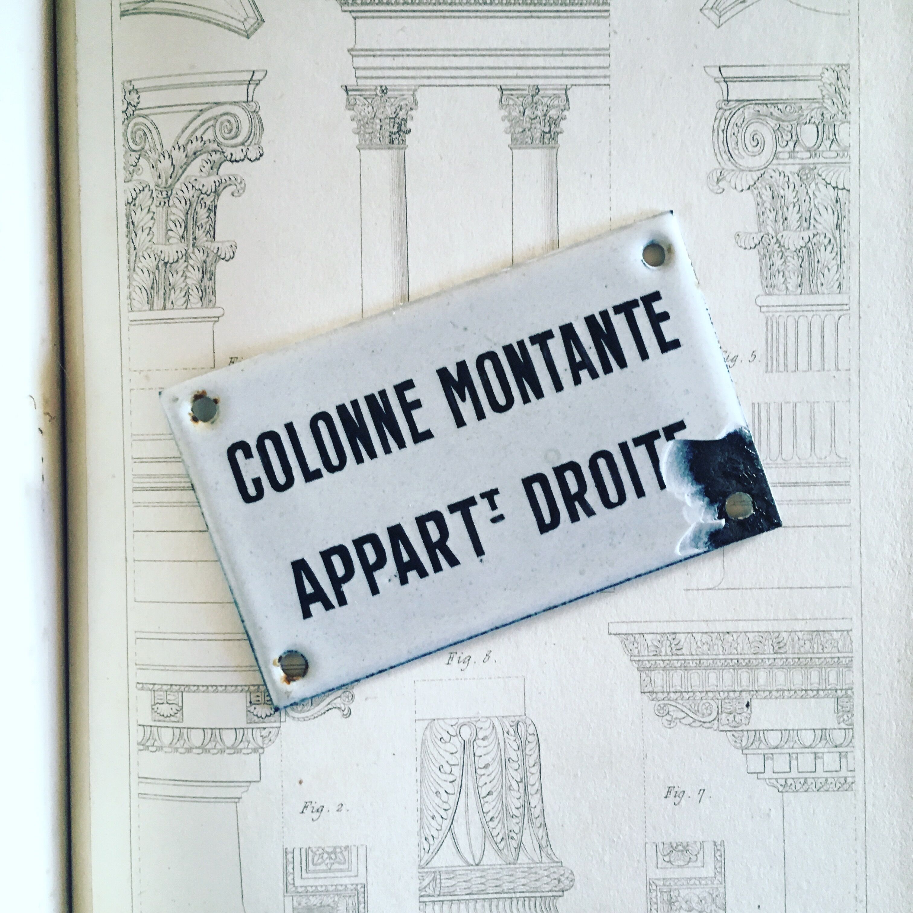 Enamelled plaque "rising column 6 straight apartment" 1950