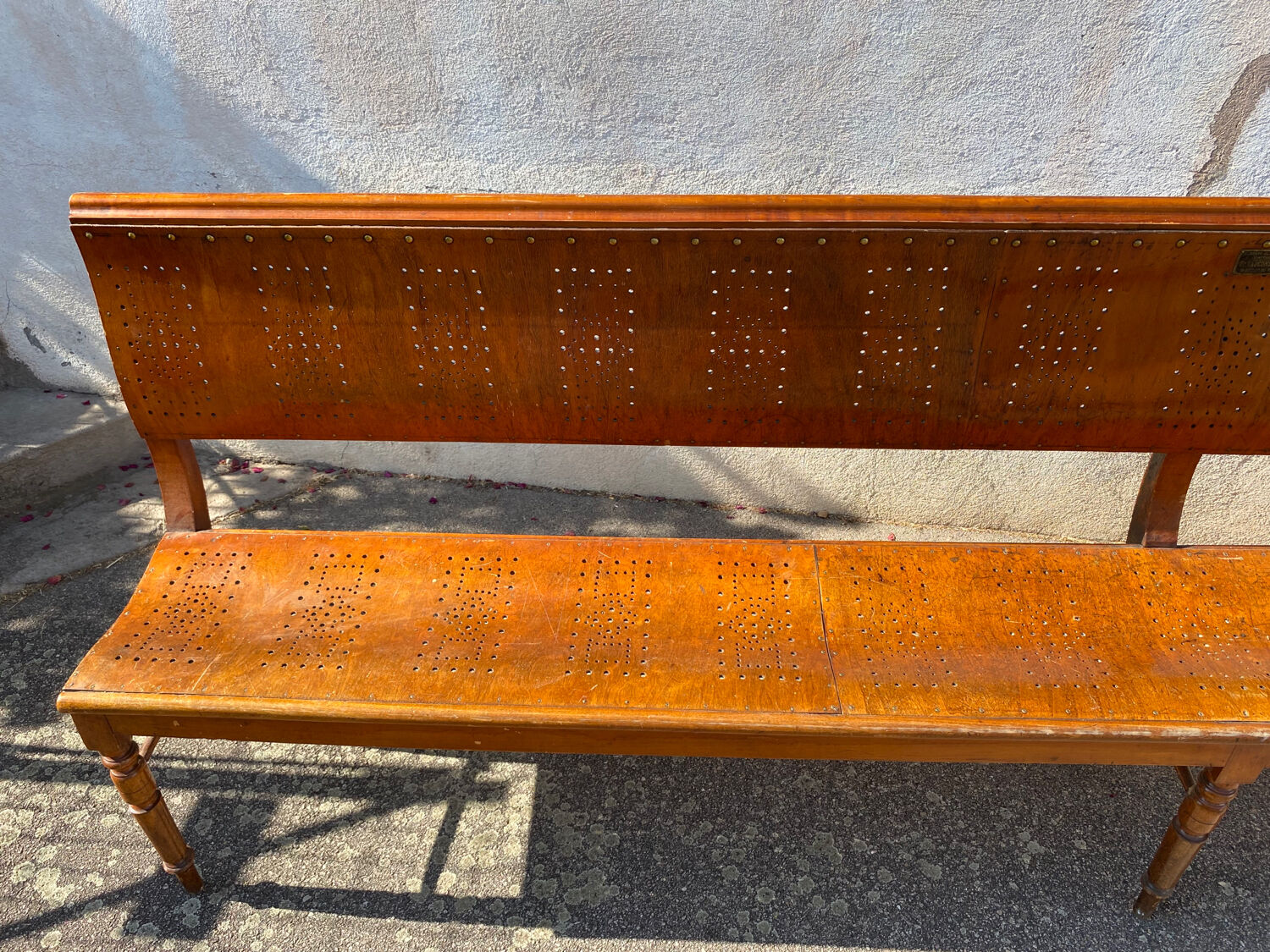 Vaucant bistro bench