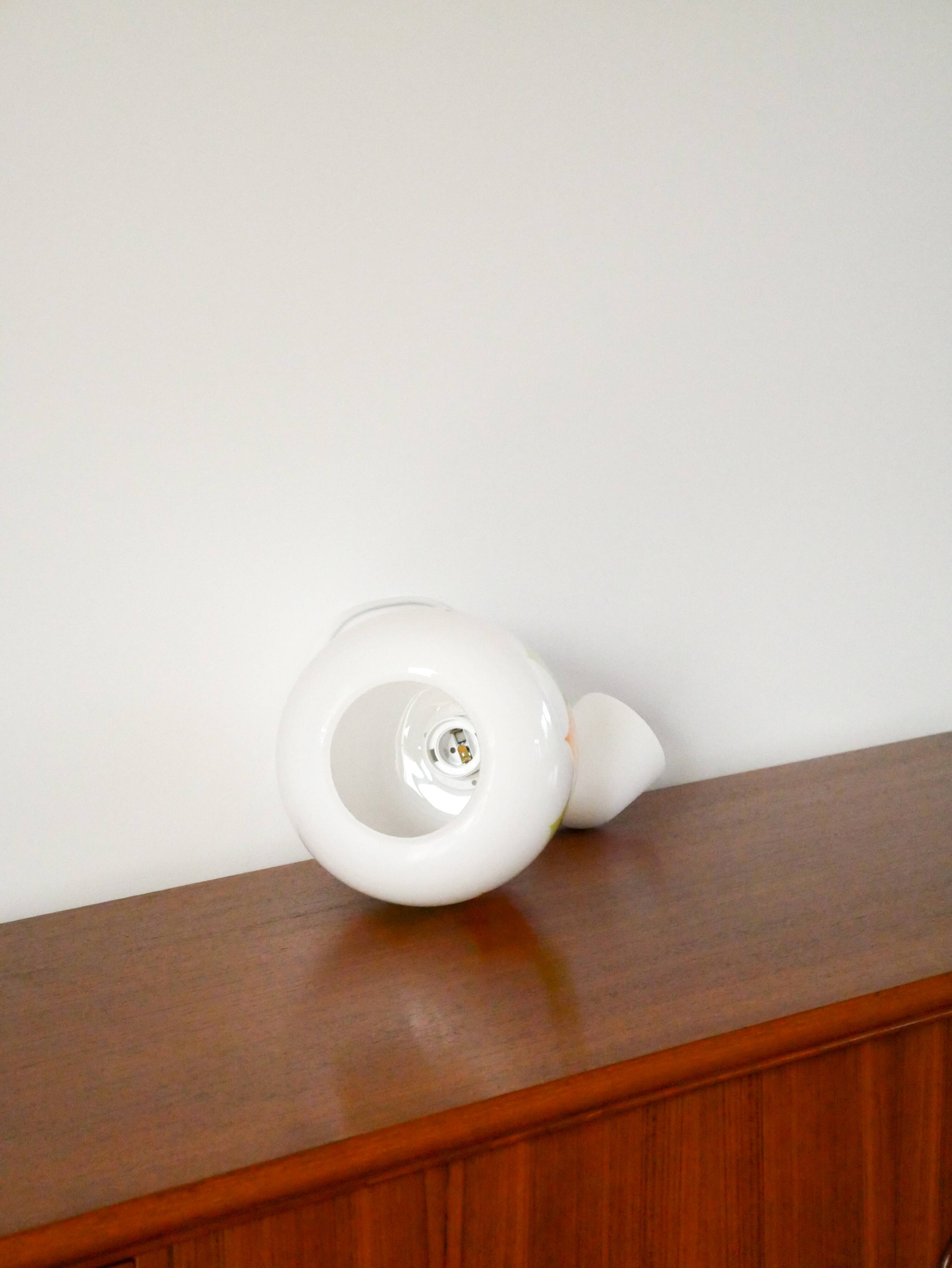 Suspension globe en opaline, à motifs psyché, blanc, vert et orange, 1970