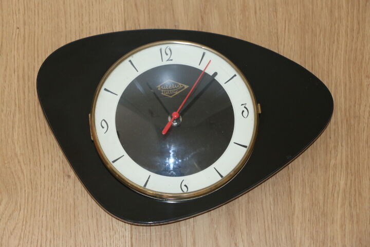 Lutetia black wall clock