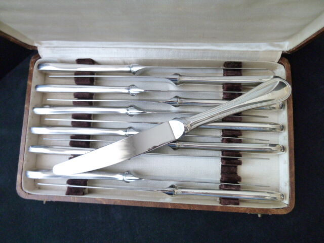 Box of 12 table knives in stainless steel and silver metal