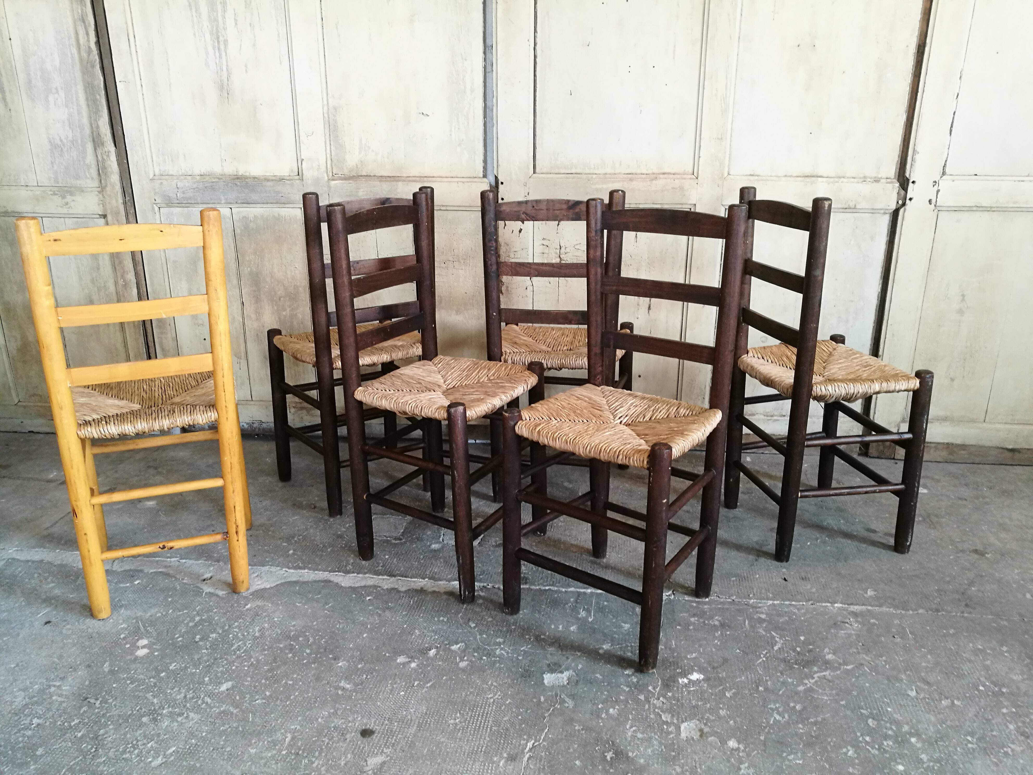 Set of six mulched chairs