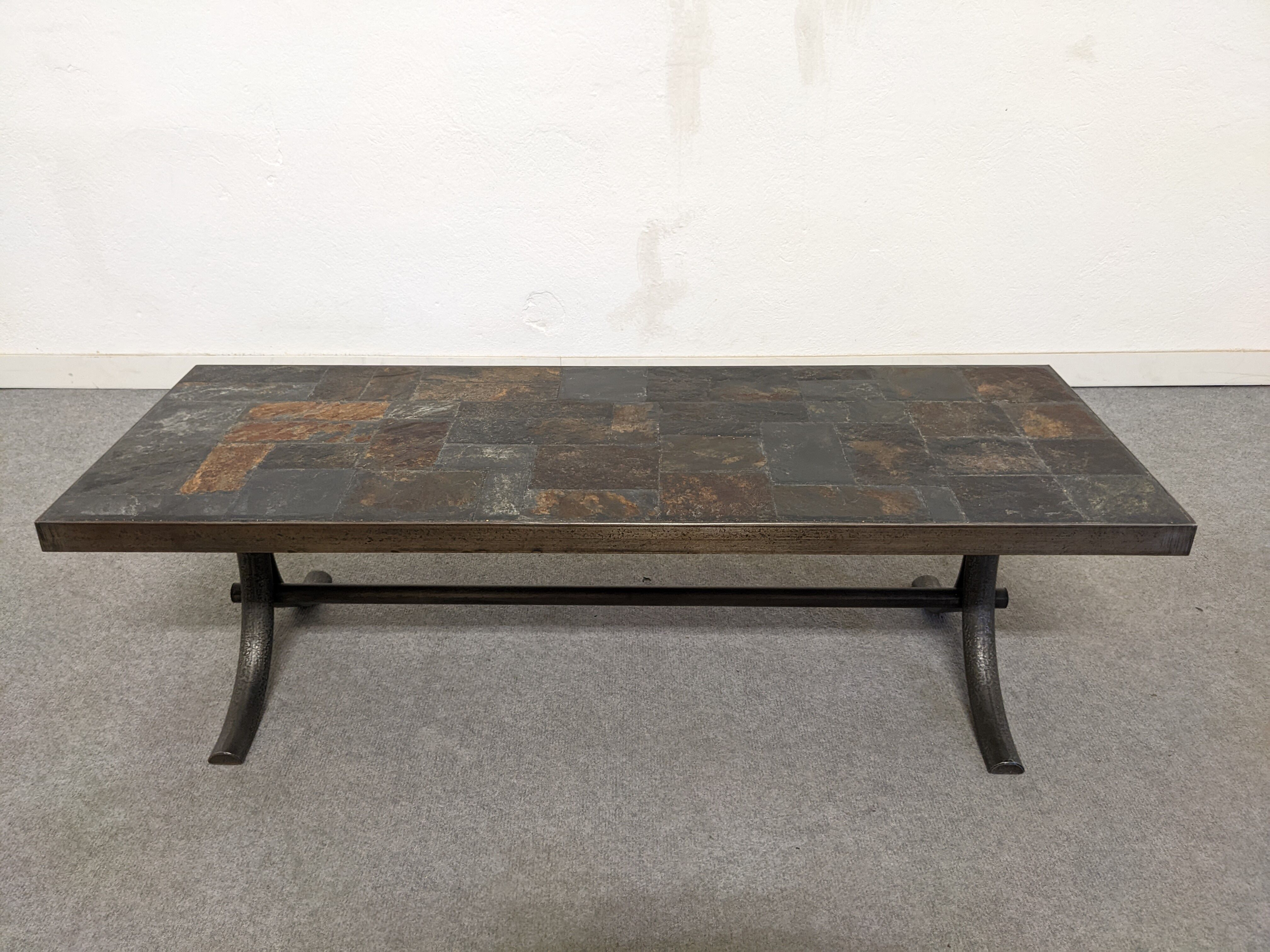 Coffee table in natural stones and wrought iron from the 60s/70s