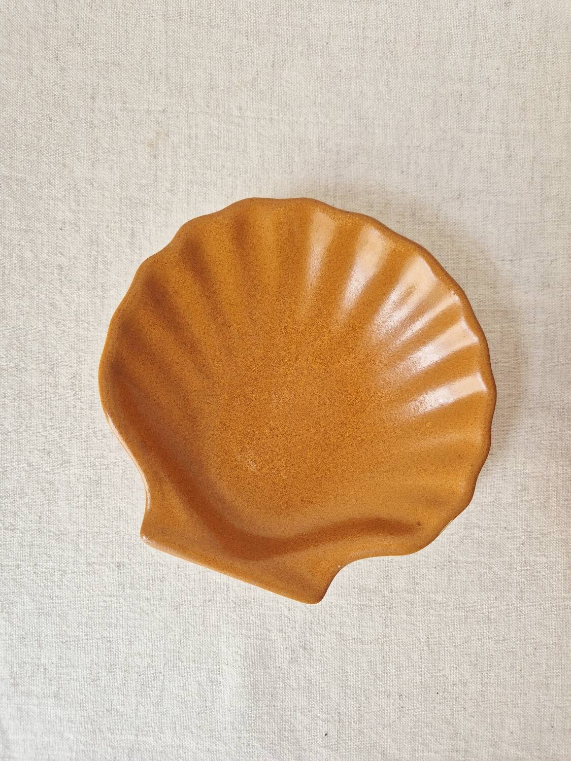 Set of 2 stoneware shells from the 60s | Made in France - Émile Henry Vintage