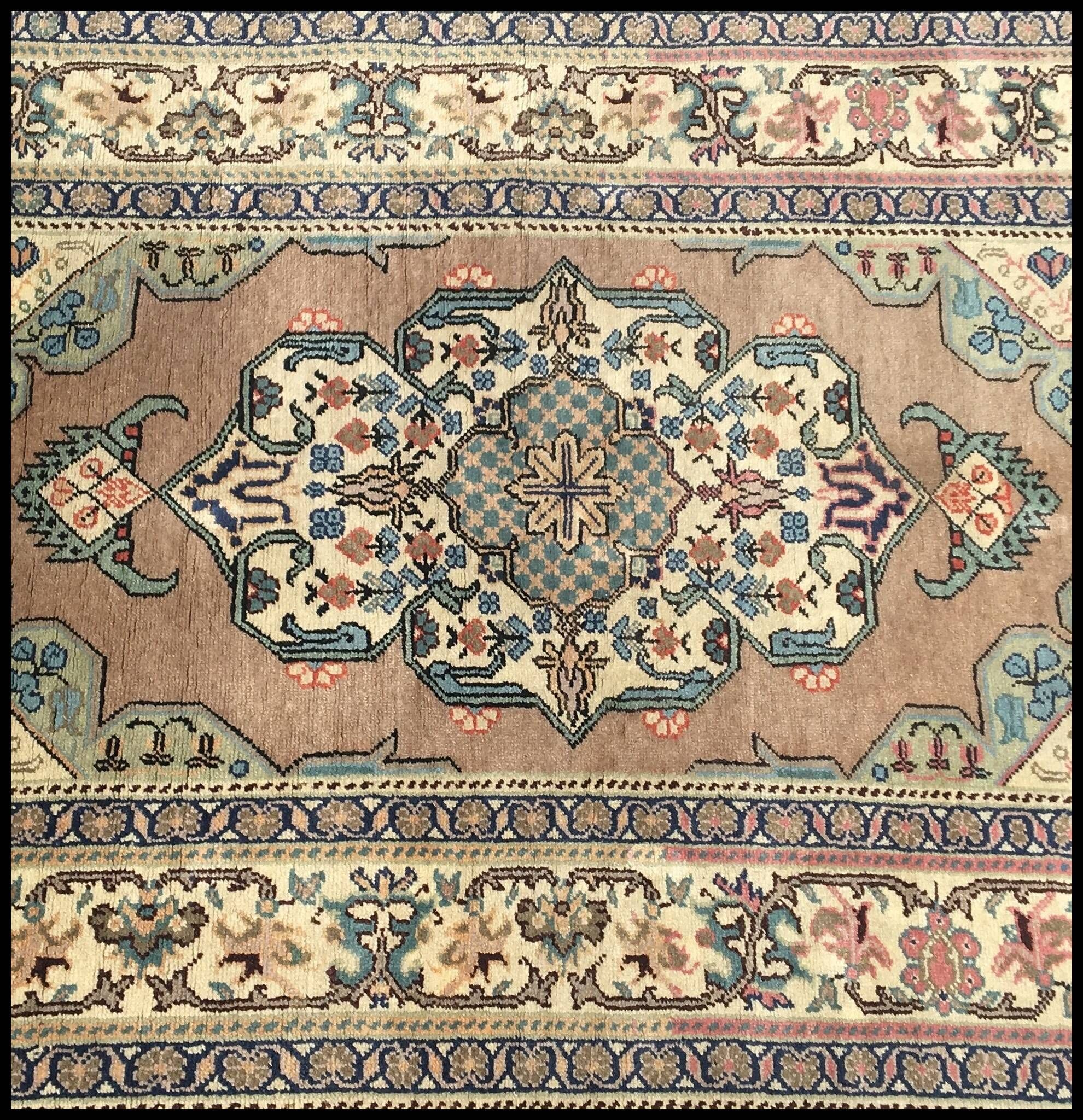 Tapis d'orient Turque Kula Fait main :  0.91 x 1.36 M - en laine