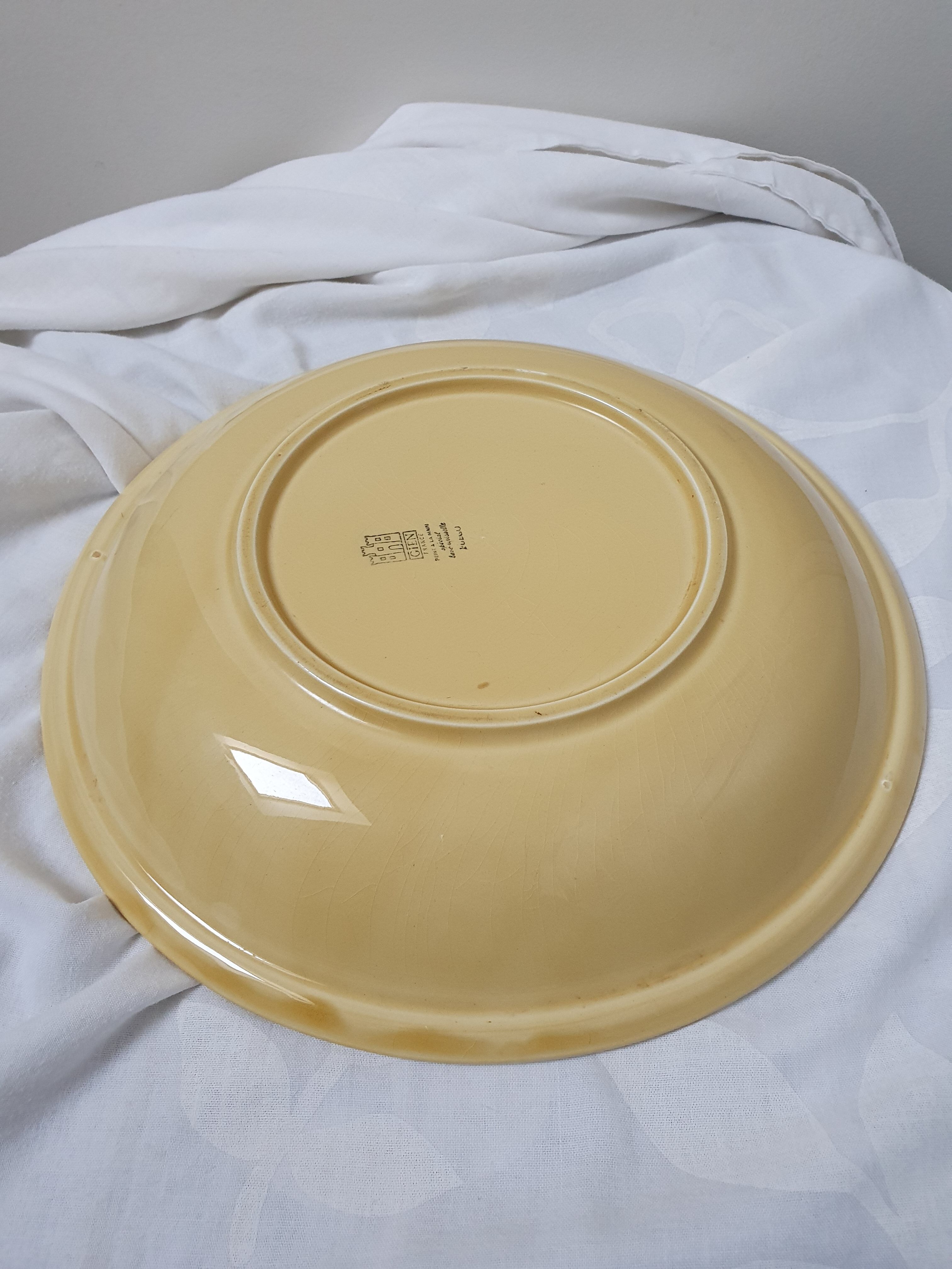 Vintage round dish