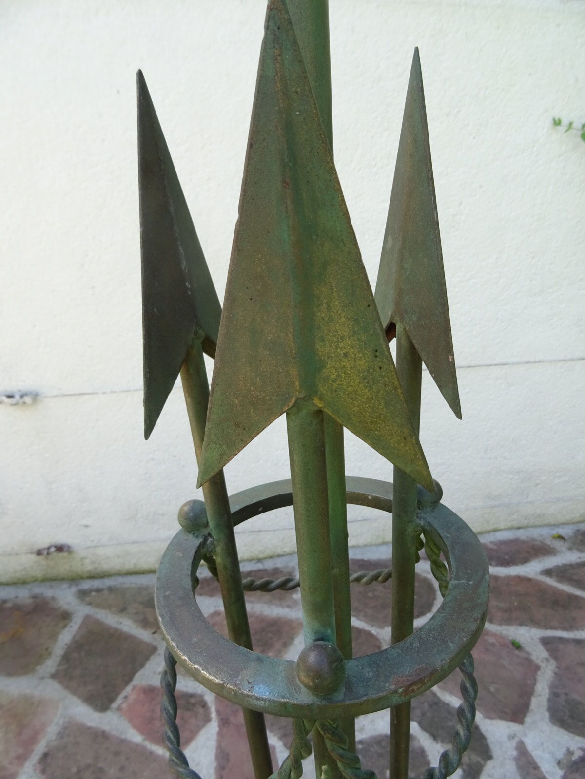 Art deco wrought iron floor lamp with arrows