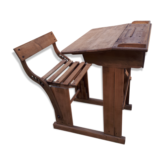 Child desk