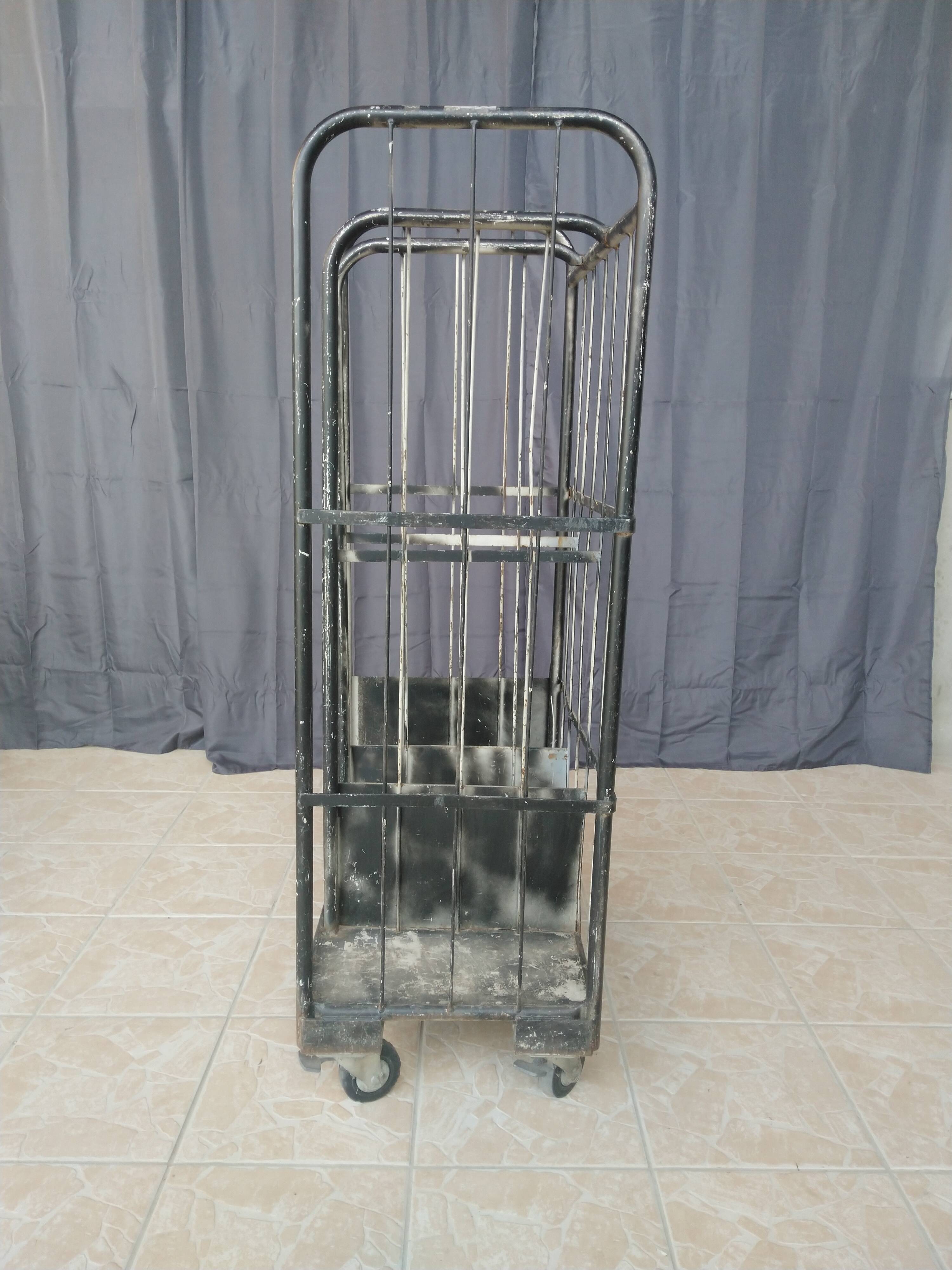 Postal sorting trolley with wheels