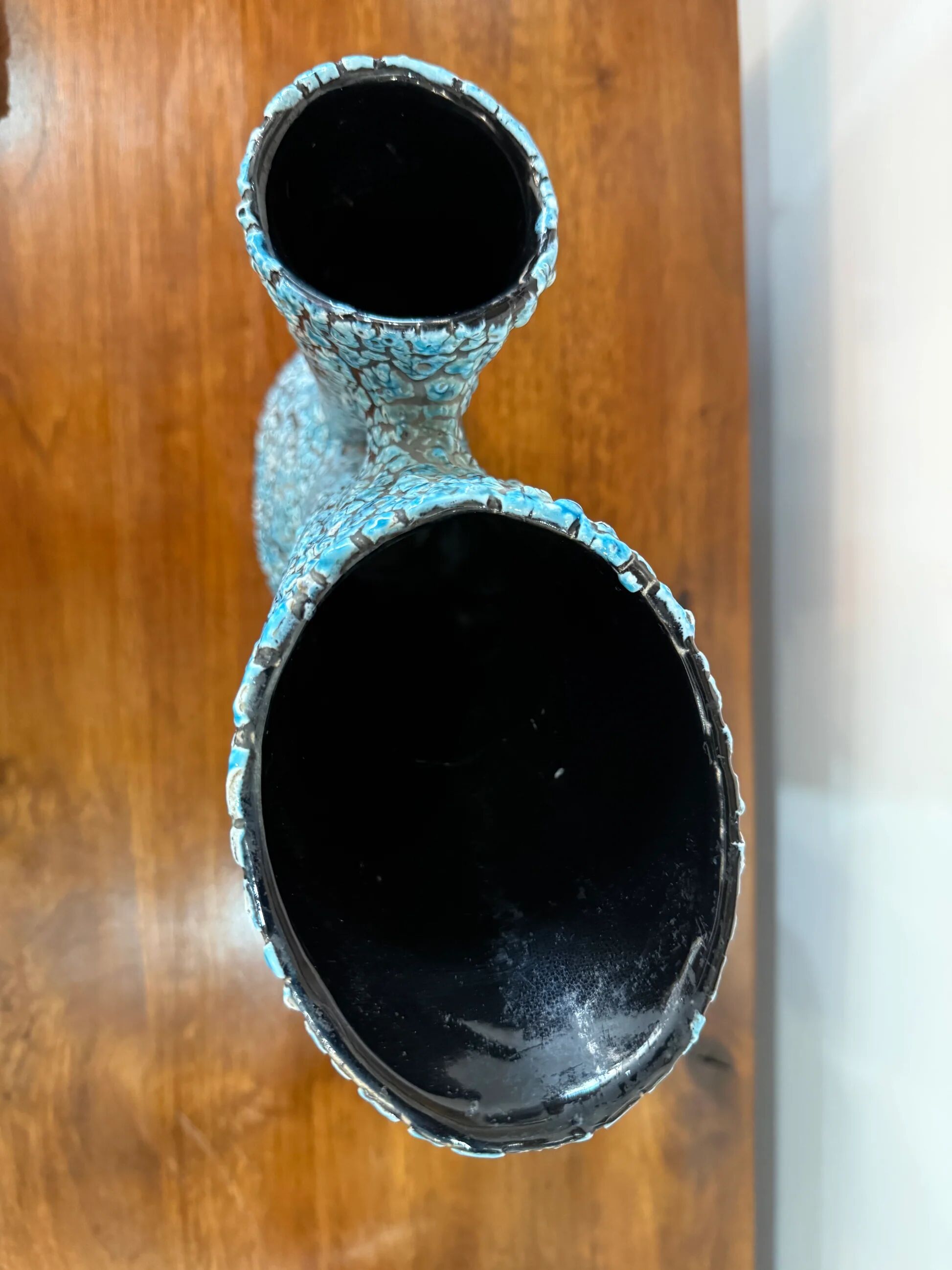 Large sculptural ceramic vase with textured turquoise blue and black glaze – Double horn – H. 31 cm