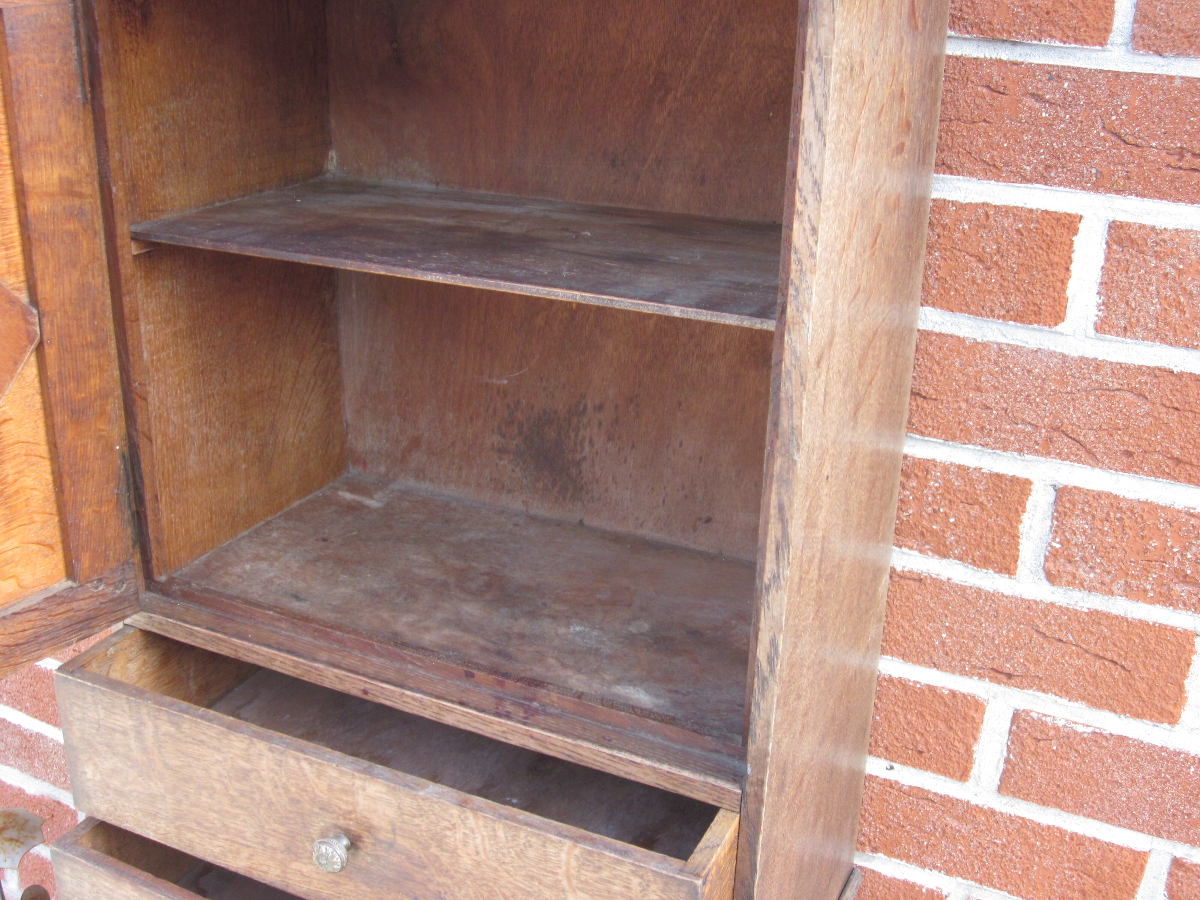 Armoire de toilette ou pharmacie