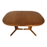 Extendable oak table