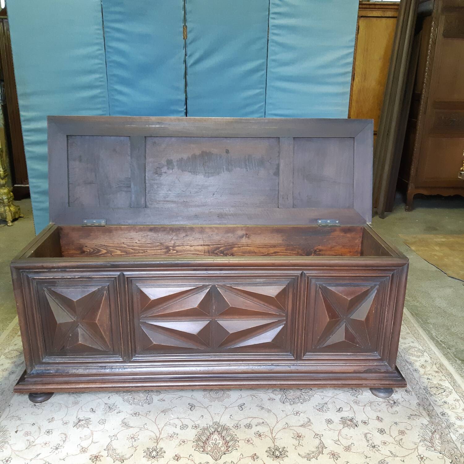 Large Louis XIII style chest 168X53cm