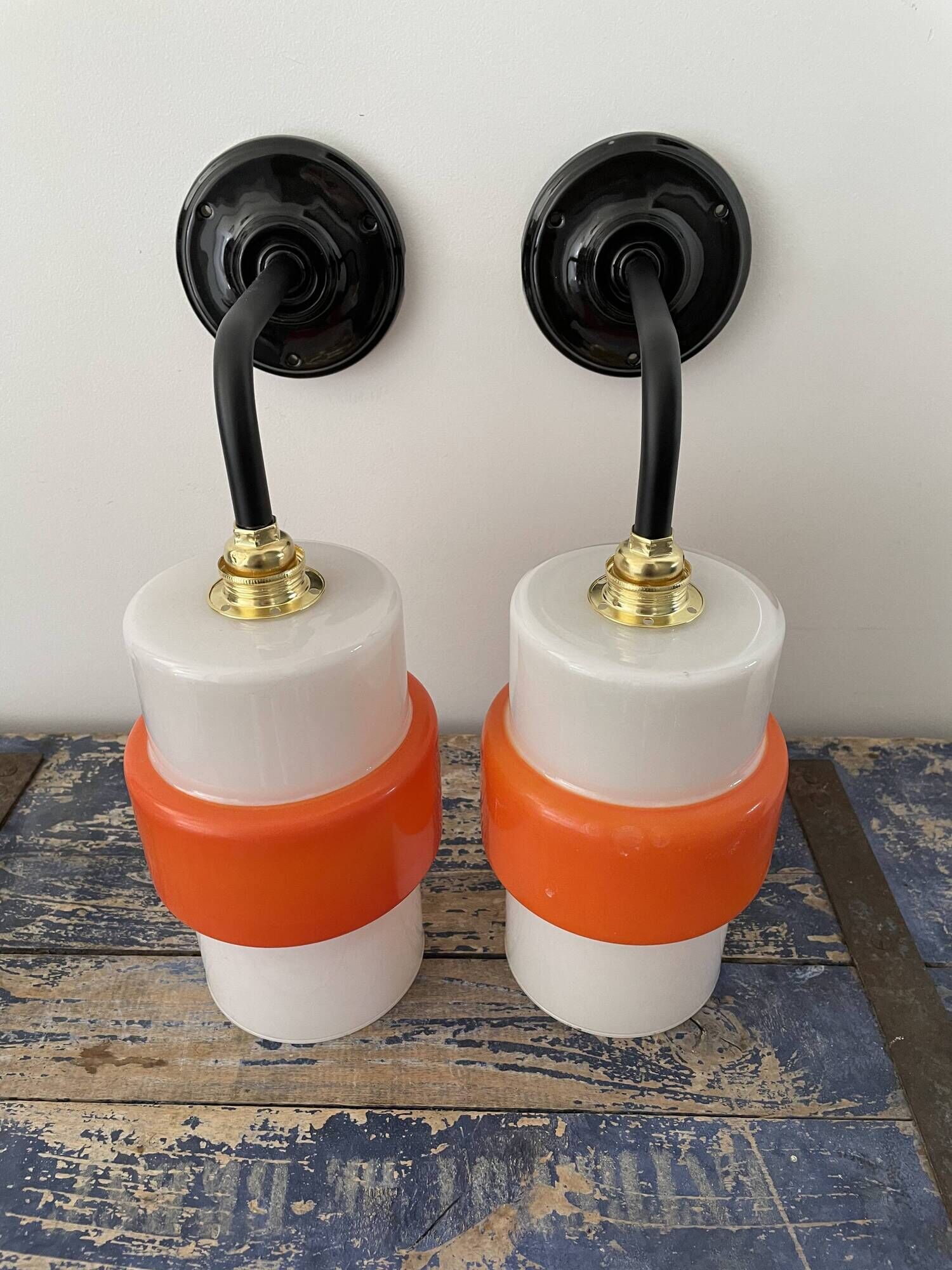 Lot de deux appliques vintage 70 électrifiées à neuf