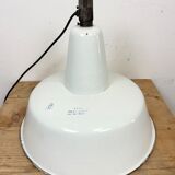 Suspension industrielle en émail blanc de Zaos, années 1960