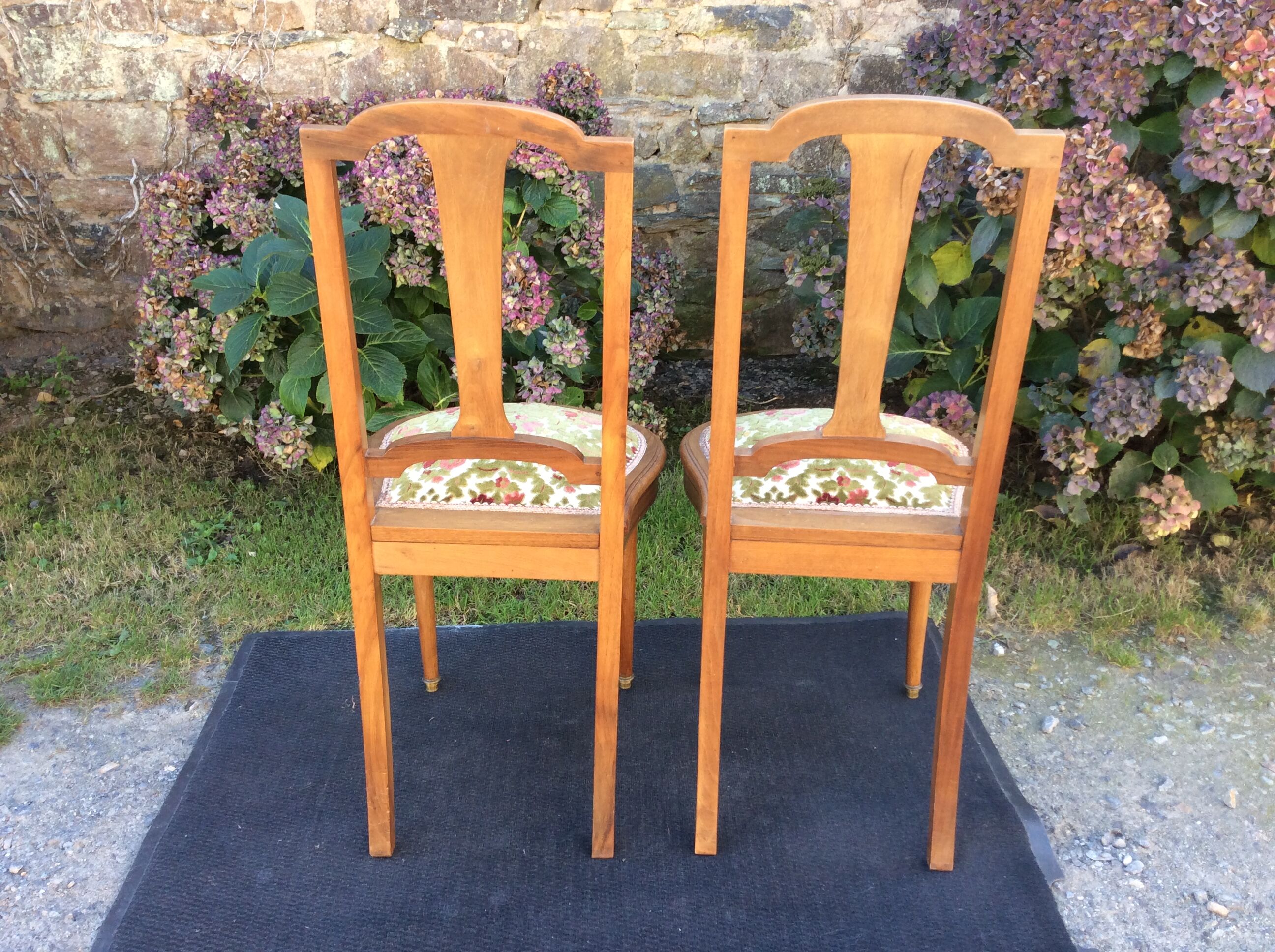 Snowshoe chairs (duo) upholstered louis XVI style of period 1920 in walnut.