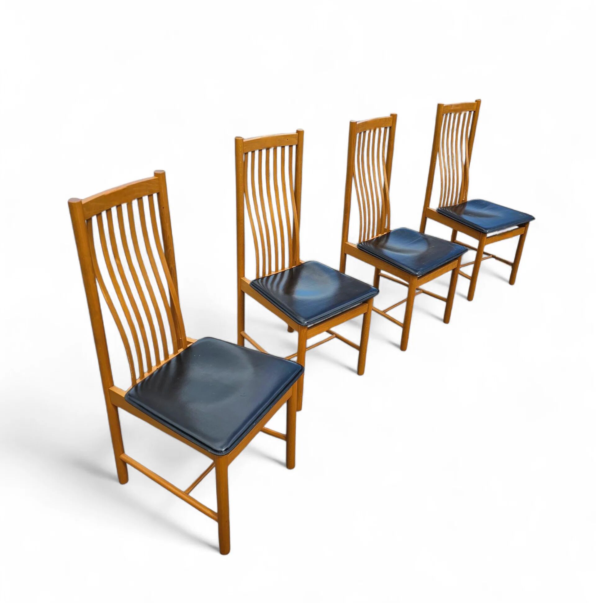 4 x Bros Nova chairs / leather seats