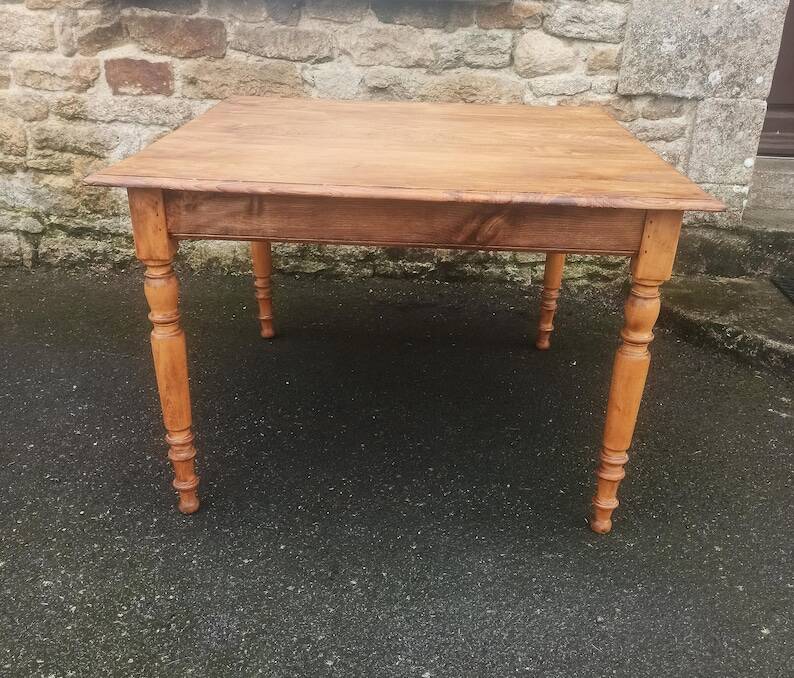 Antique wooden farmhouse table/dining table/kitchen table/vintage table/solid wood table