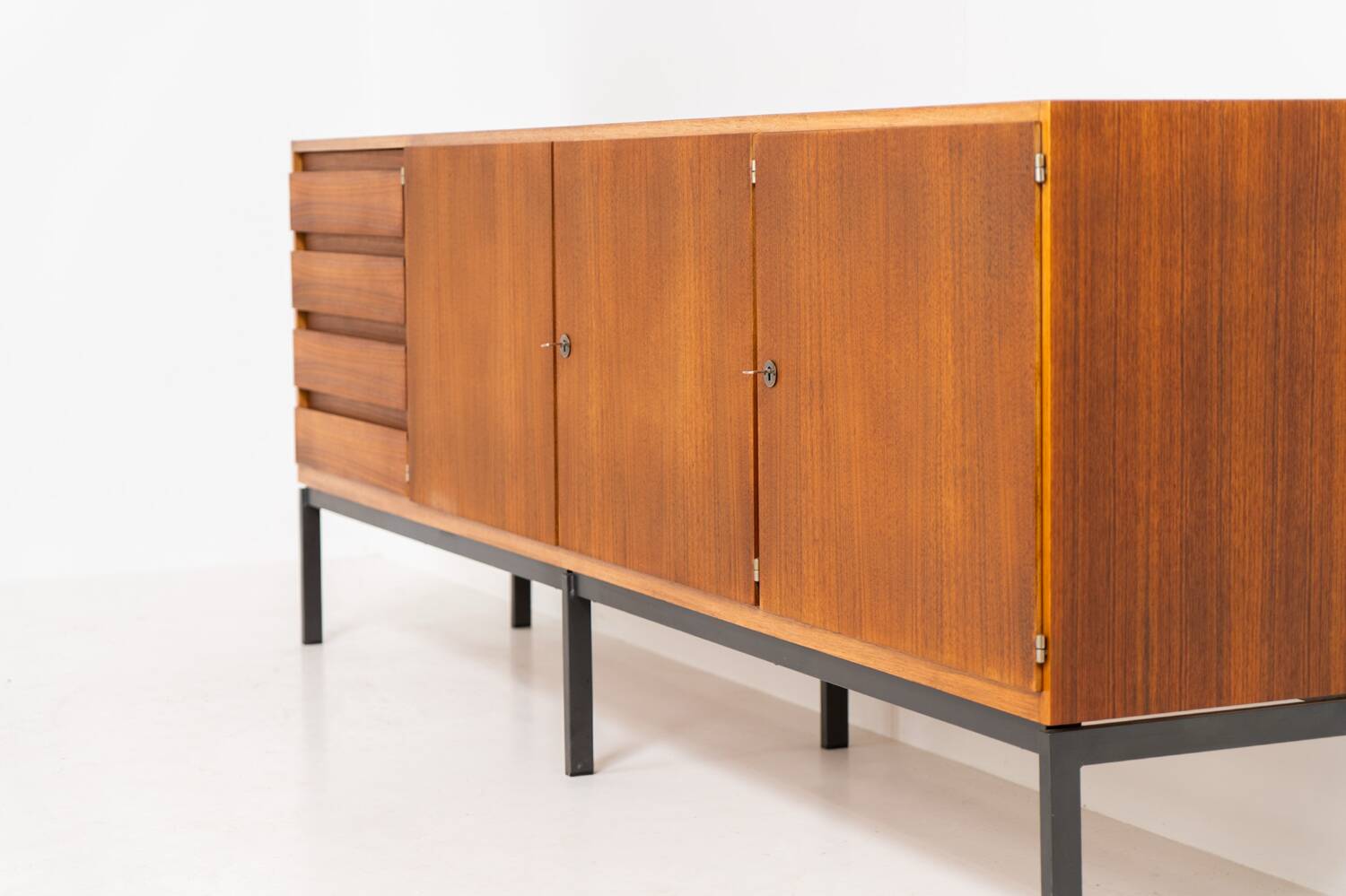 Buffet moderniste XL de Behr Möbel (Allemagne, années 1950).