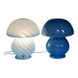 Paire de lampes de table en verre champignon bleu scandinave 1970