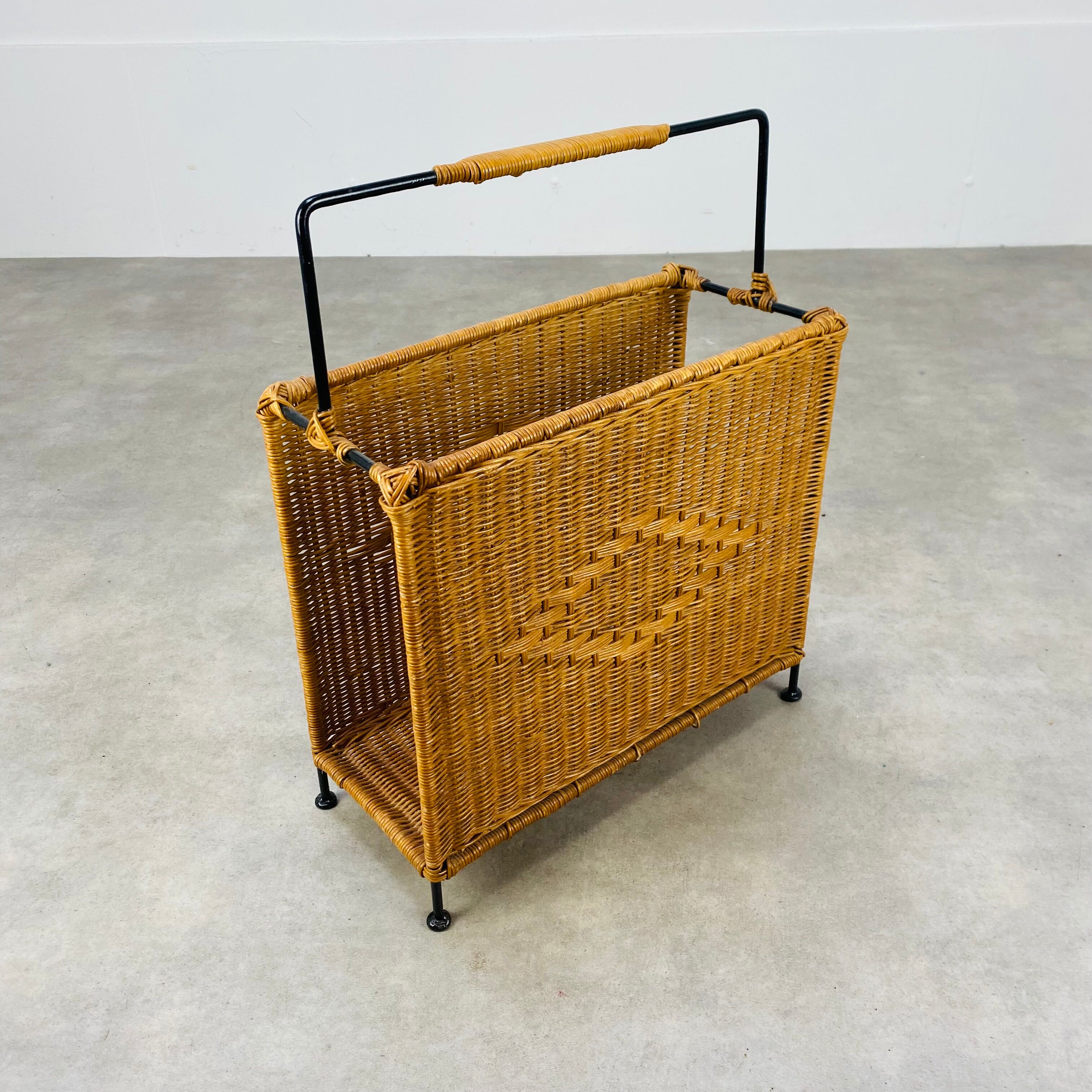 Magazine holder 50s rattan and metal