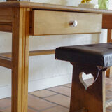 Trade Table - Post desk