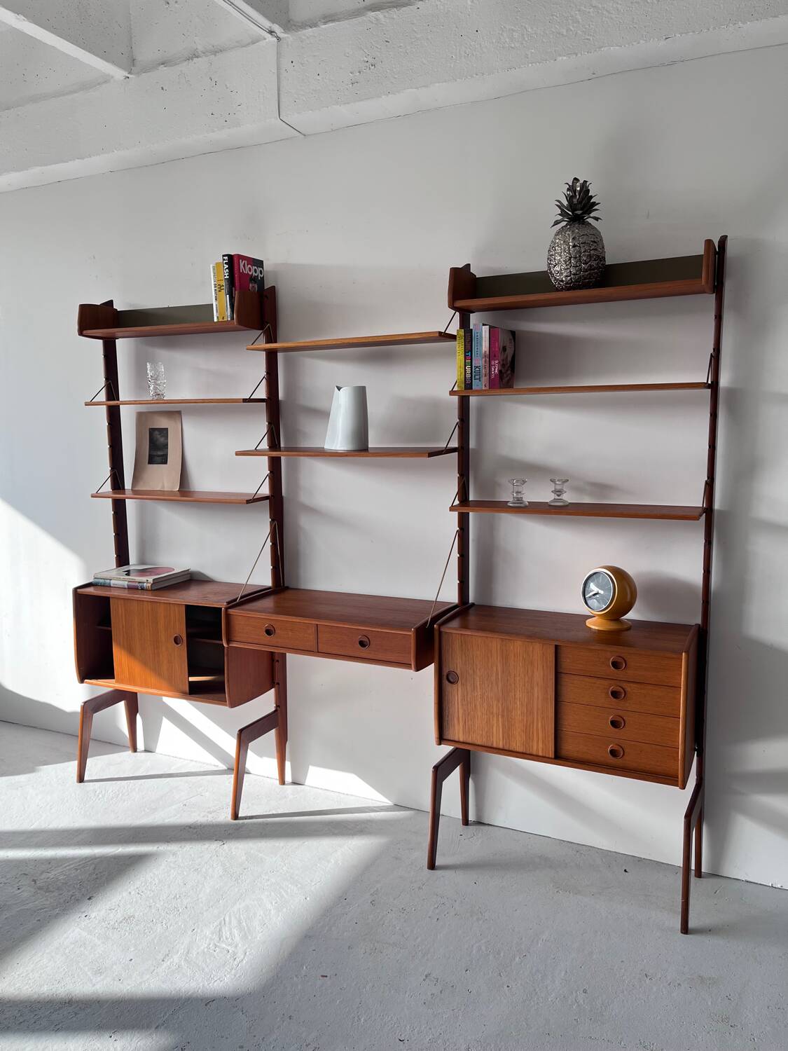 Bibliothèque norvégienne en teck, années 1960